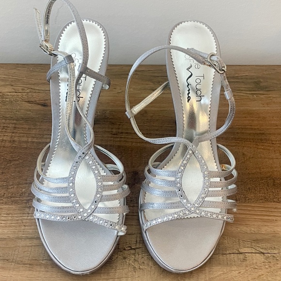 Nina Dressy Heels, Silver with rhinestones, 7.5, VGUC - Picture 2 of 8
